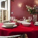 Plutarco Apartment